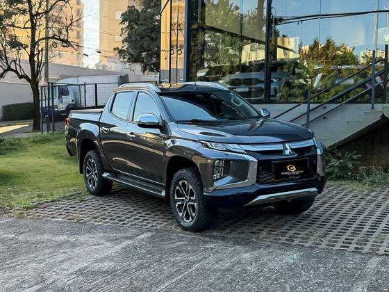 MITSUBISHI L200 TRITON 2.4 16V TURBO DIESEL SPORT HPE-S CD 4P 4X4 AUTOMÁTICO MITSUBISHI L200 TRITON 2.4 16V TURBO DIESEL SPORT HPE-S CD 4P 4X4 AUTOMÁTICO